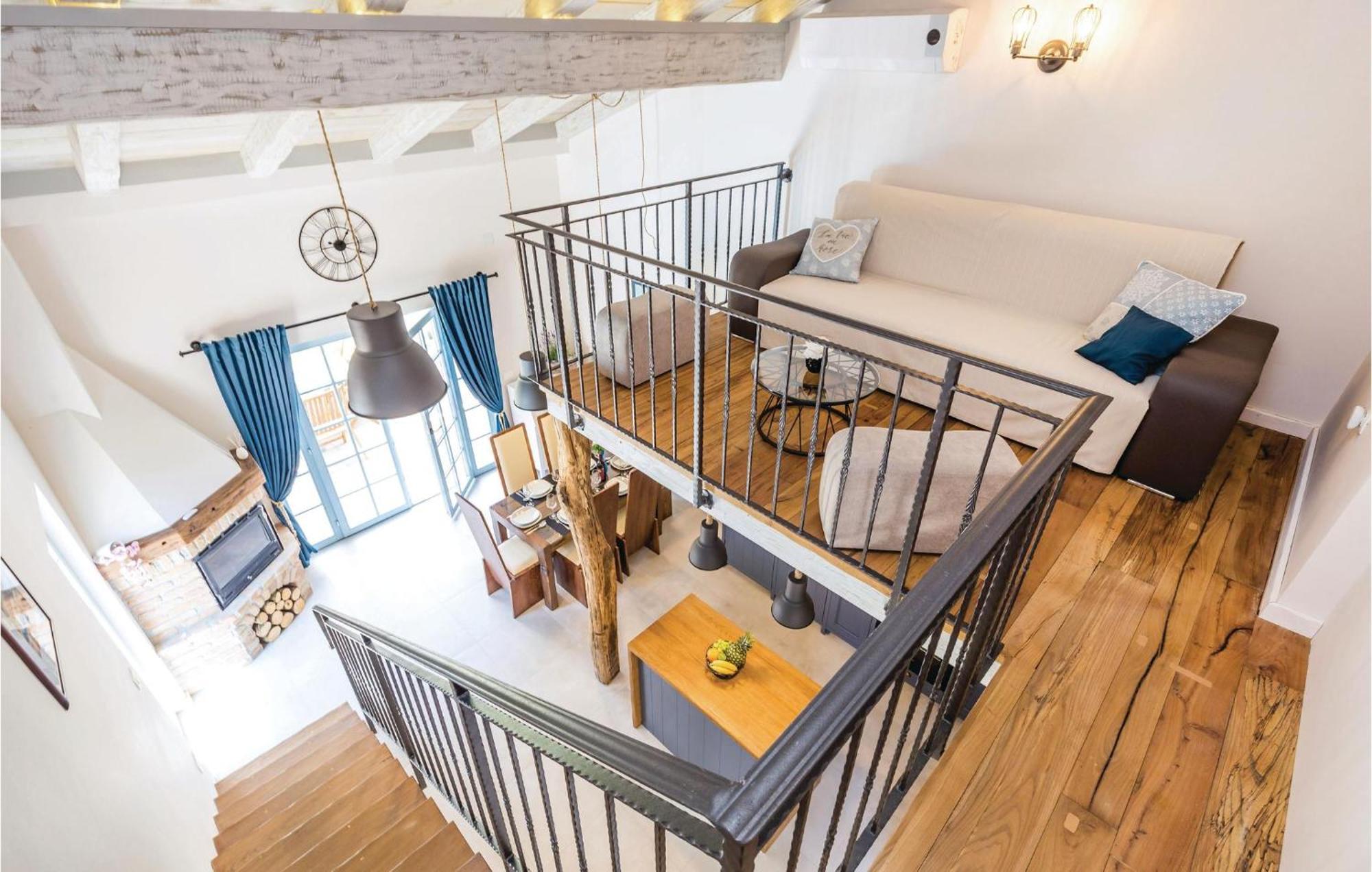 Stunning Home In Jurdani With Wifi Mucici ภายนอก รูปภาพ