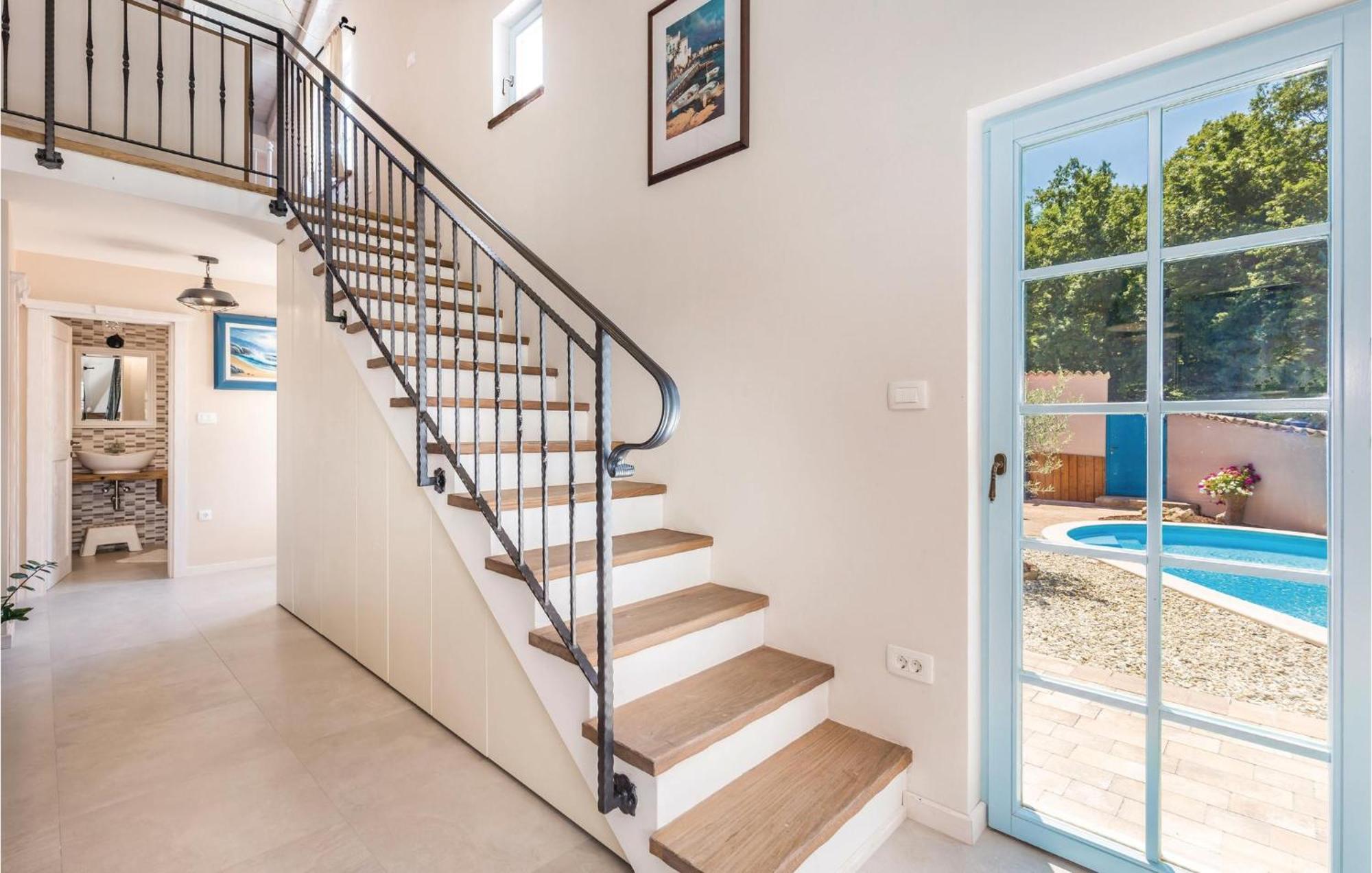 Stunning Home In Jurdani With Wifi Mucici ภายนอก รูปภาพ