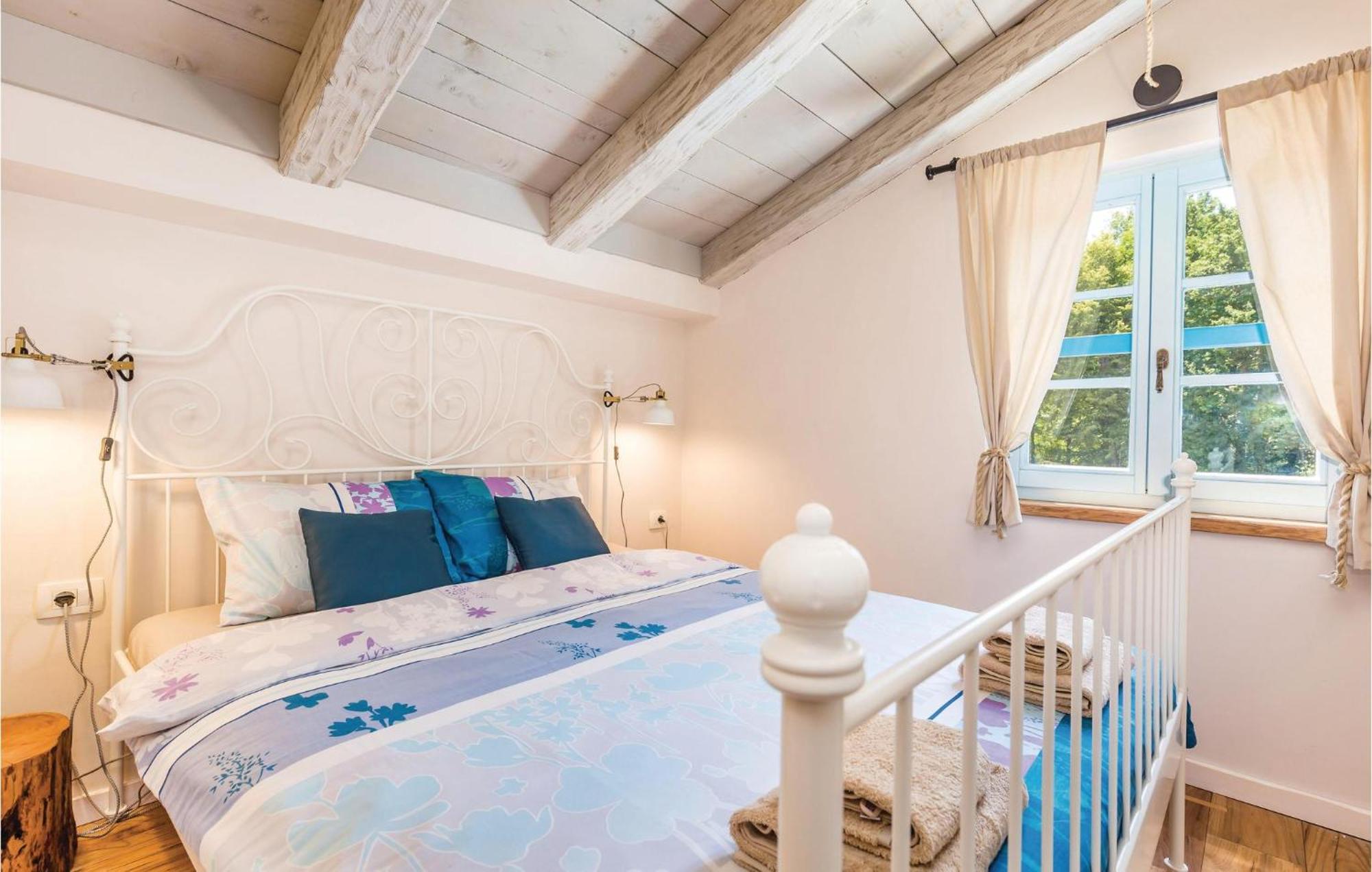 Stunning Home In Jurdani With Wifi Mucici ภายนอก รูปภาพ